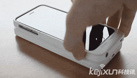 iPhone無線移動電源 采用全新磁力設計