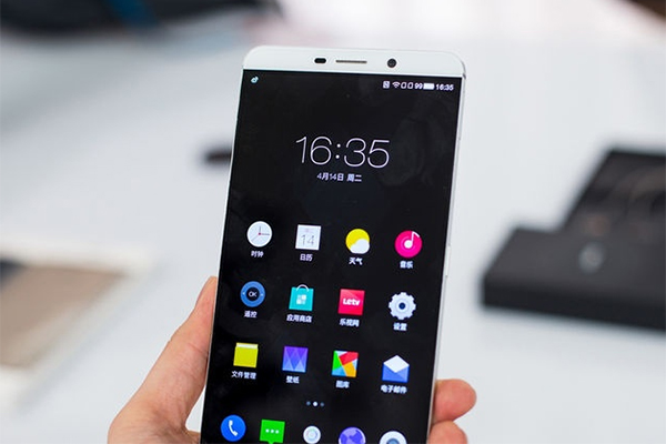 高性價(jià)比各具千秋 國(guó)產(chǎn)當(dāng)家旗艦機(jī)盤(pán)點(diǎn)