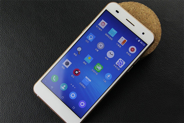 高性能并不高價 兩千元檔手機選購指南