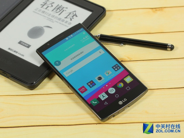 弧形背部設(shè)計 LG G4京東售價為3799元