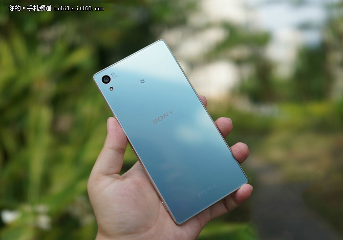 新品首發送移動電源 索尼Z3+現貨4999元