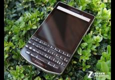 全鍵盤商務高端機 黑莓P9983報7913元