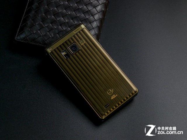 W系列首款雙卡4G 三星W2015報價18888