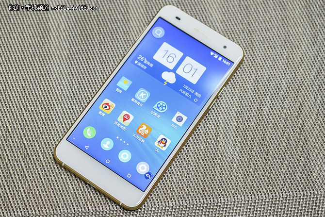 手機(jī)圈的新力軍 藍(lán)魔MOS1預(yù)售價(jià)1999元