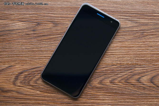 京東購買附送充電寶 藍魔MOS1現售1999