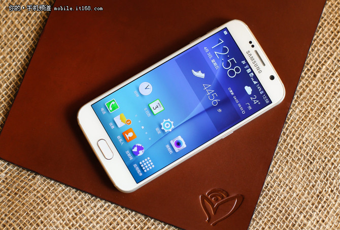 安卓機(jī)皇吐血跳樓 三星S6國(guó)行僅2865元