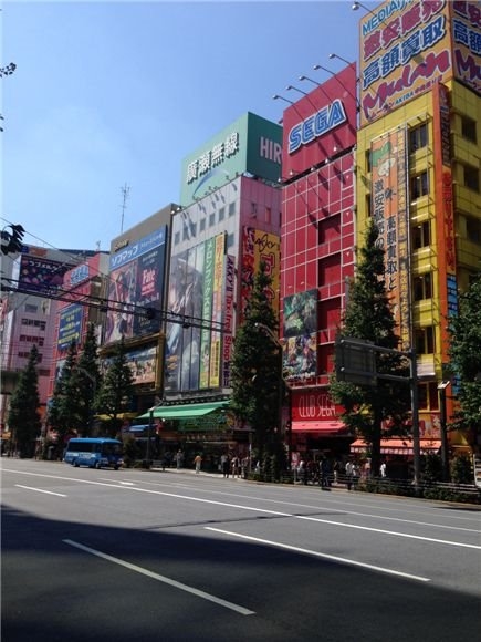 日本全球最大電器街:中國人蜂擁而至