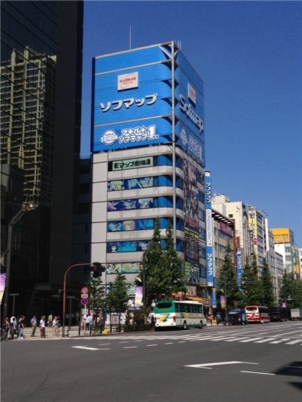 日本全球最大電器街:中國人蜂擁而至