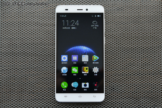 最低價金屬一體手機 酷比H6天貓售1599