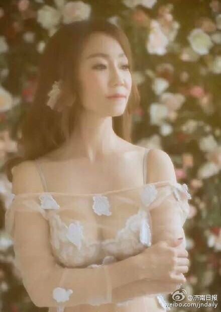 50歲女子美貌堪比少女 網友驚呼為“美魔女”