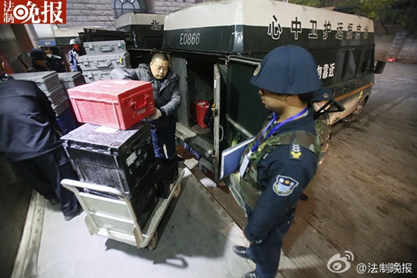 新版人民幣出庫實拍!43輛特種車排隊取運