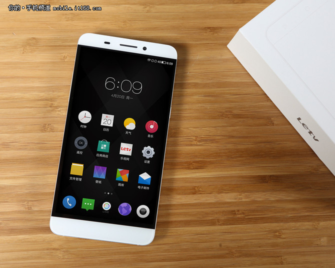 延續(xù)雙11優(yōu)惠 樂視手機1底價現貨999元