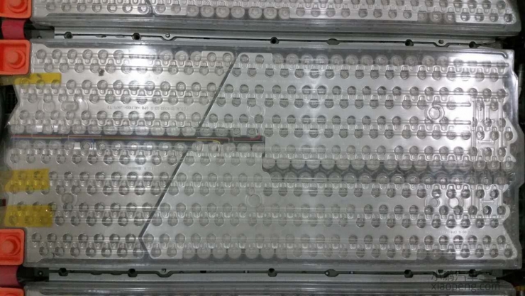 5667dfb52464d.jpg 小小電池背后都有什么門道,怎么成了電動汽車行業(yè)的風向標?