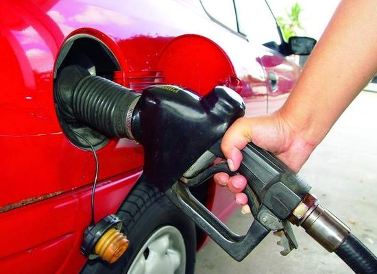 霧霾嚴重 油價不降：發改委你贏了！