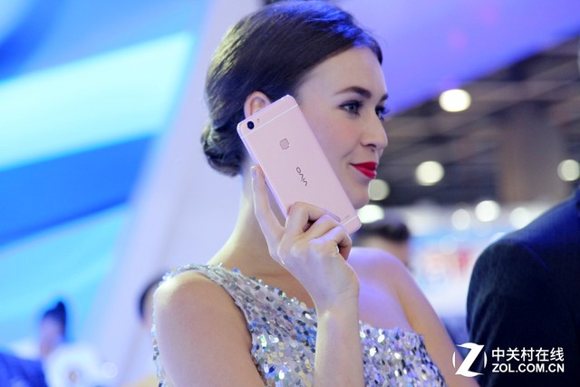 vivo參展移動全球大會 X6&X6Plus受追捧