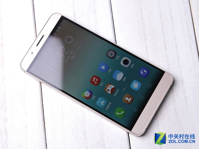 可旋轉(zhuǎn)鏡頭+指紋 華為榮耀7i現(xiàn)貨價2270