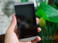 觸屏商務經典 黑莓P'9982報價5415元