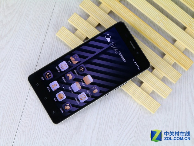 挑戰(zhàn)續(xù)航極限 全網(wǎng)通金立M5僅售2299元 