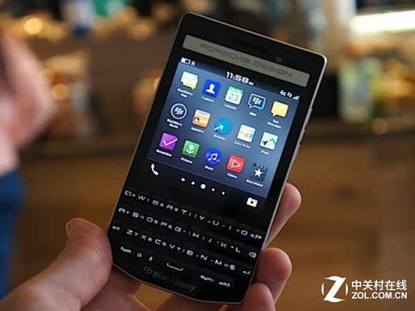 低調(diào)奢華全<a href=/tags/3153-0.html target=_blank class=infotextkey>鍵盤</a>機 黑莓P9983報價4999元