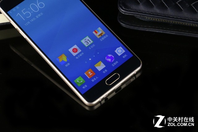 纖薄機(jī)身再有突破 三星A5 2016版圖賞