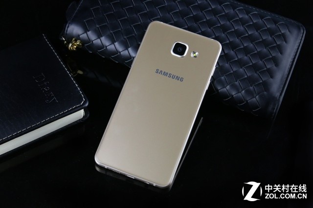 纖薄機(jī)身再有突破 三星A5 2016版圖賞