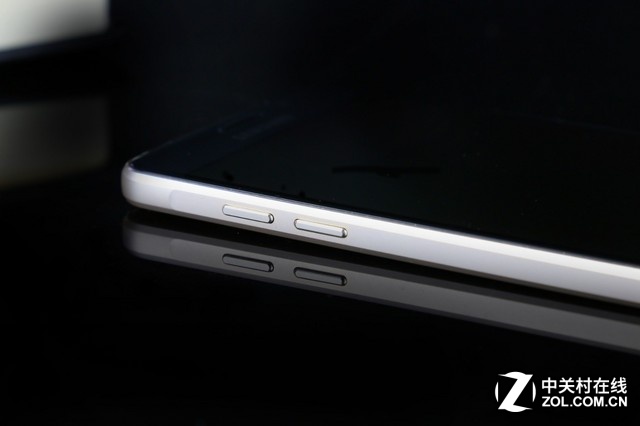 纖薄機身再有突破 三星A5 2016版圖賞