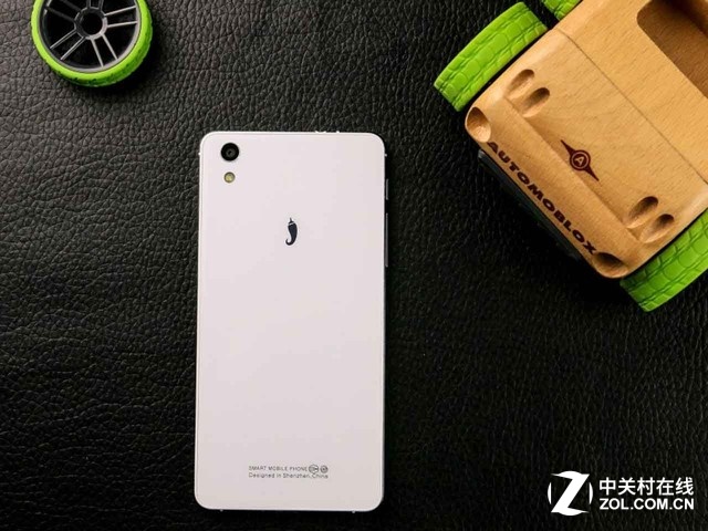 搭載YunOS系統 小辣椒S3售價為1099元 