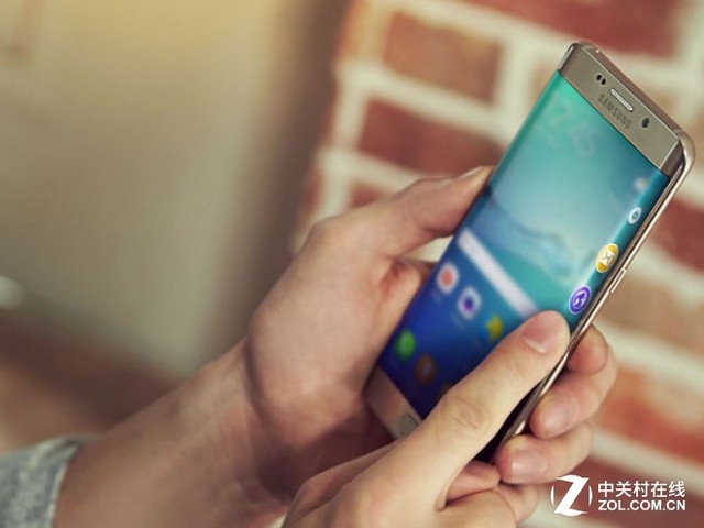 高顏值手機(jī)選誰 三星S6 edge+給你答案