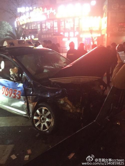 爐石 王思聰 熊貓TV 主播 熊大直播出車禍