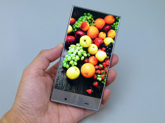 日本手機那些事:夏普無邊框手機誕生記 