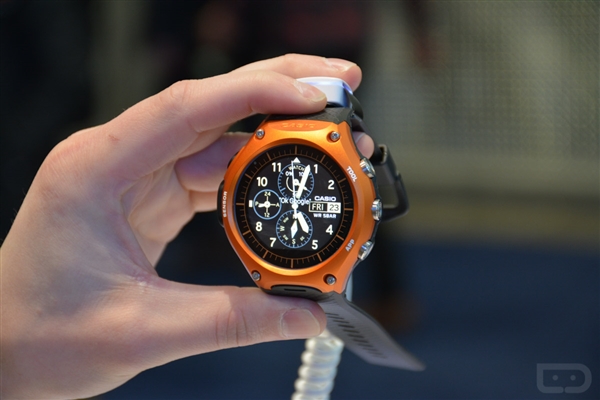 卡西歐首款戶外智能表實(shí)拍：深山續(xù)航一整月