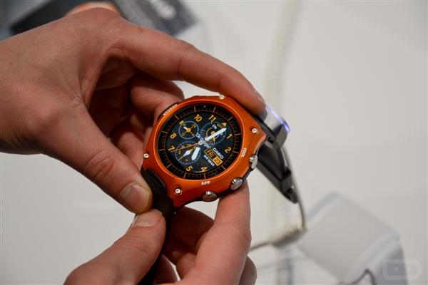 卡西歐首款戶外智能表實(shí)拍：深山續(xù)航一整月