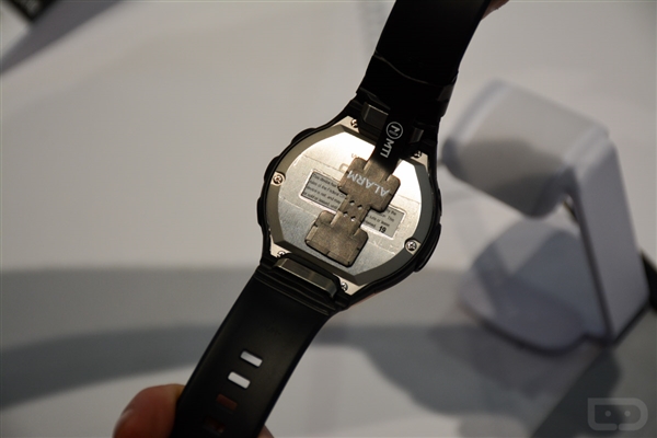 卡西歐首款戶外智能表實(shí)拍：深山續(xù)航一整月