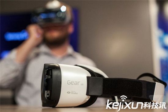 當(dāng)VR和色情業(yè)結(jié)合:宅男單身漢的救星?