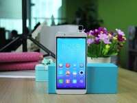 翻轉(zhuǎn)鏡頭/側(cè)邊指紋 成就不凡之榮耀7i