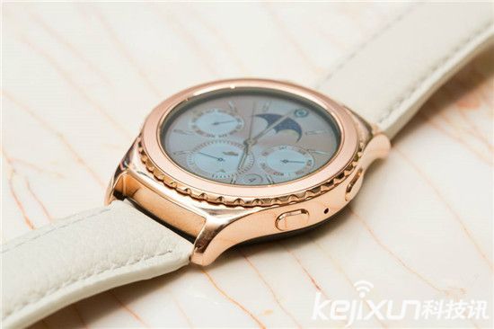 三星發布黃金版智能手表:就是鍍層金而已!