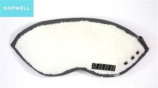 智能眼罩不僅幫助睡眠  還能提供光線治療