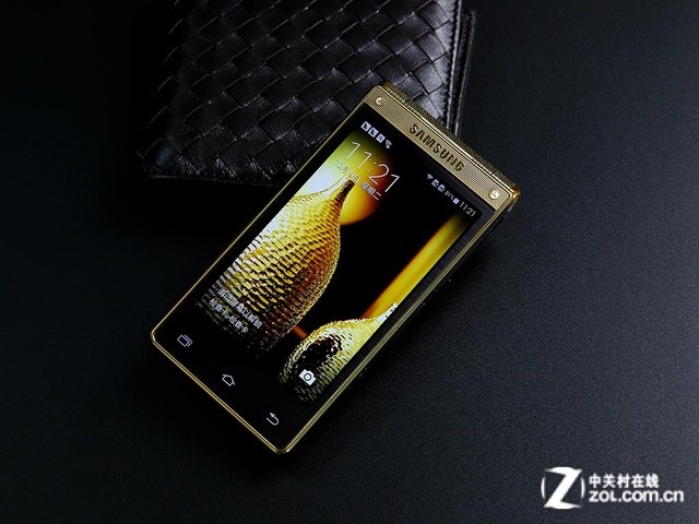 大氣華麗機(jī)型 三星 W2015報價7186元