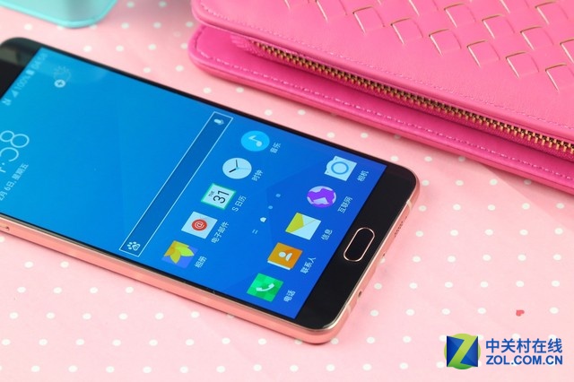 突破性外觀設計 粉色三星Galaxy A9圖賞