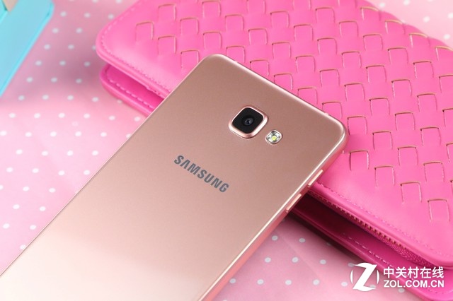 突破性外觀設計 粉色三星Galaxy A9圖賞