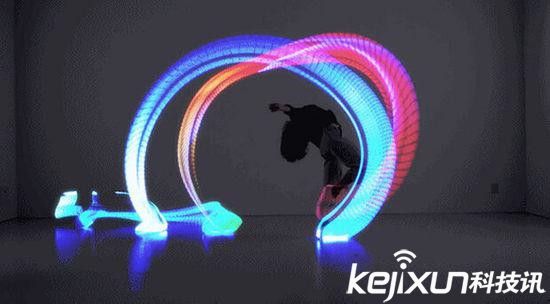 智能鞋子搶風頭：不僅能說話還能給手機充電！