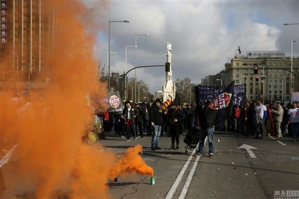 必須封殺Uber 國外出租司機堵路示威