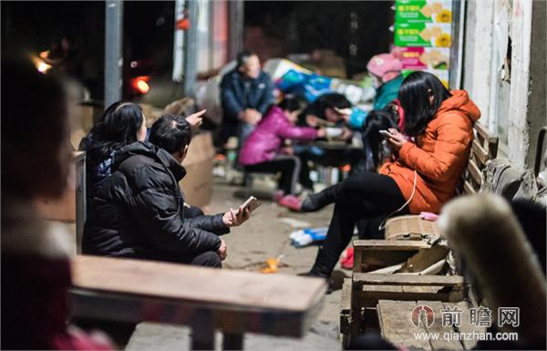 穿越大半個(gè)村蹭網(wǎng) 農(nóng)民穿越大半個(gè)村蹭網(wǎng)