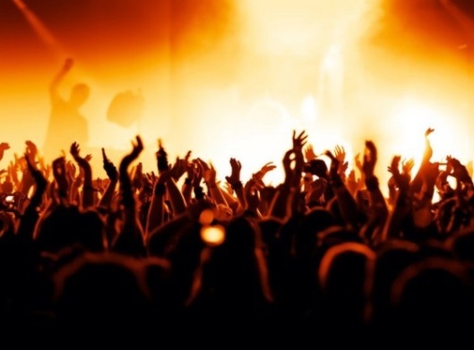 手機品牌爭相進攻校園，怎么做才能打動95后？ 