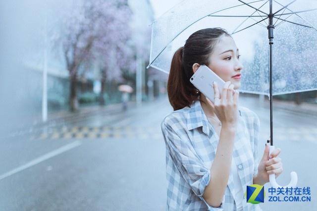 在硬件配置上，快無邊界Xplay5搭載了高通驍龍652<a href=/tags/86-0.html target=_blank class=infotextkey>處理器</a>，由于該處理器采用了新一代的A72核心，是高通驍龍810所采用的A57核心的升級版，所以該處理器是目前性能方面僅次于820的頂級處理器之一。