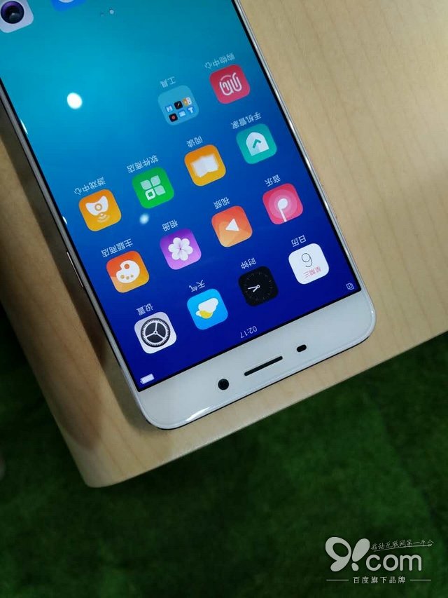 圓潤均衡由內而外 OPPO R9搶先體驗