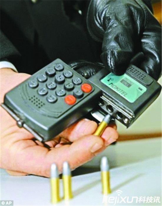 美帝喪心病狂推出智能手機手槍：再也不怕恐怖襲擊！‘