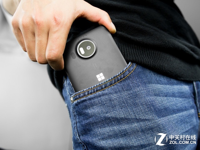 配驍龍830 Surface Phone或明年4月發(fā)布