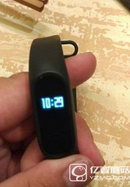 小米手環(huán)二代實物曝光！可顯示電量測心率