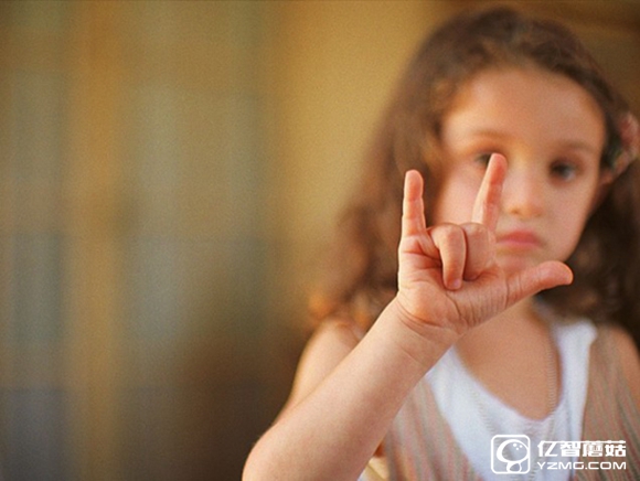 真正的讀心術？這款智能頭盔可利用腦波進行交流